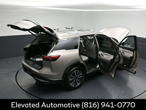 Certified 2026 INFINITI QX60 Luxe w/ Cargo Package AWD/4WD image 35