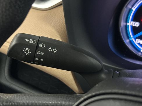 Certified 2025 Toyota RAV4 XLE AWD/4WD image 38