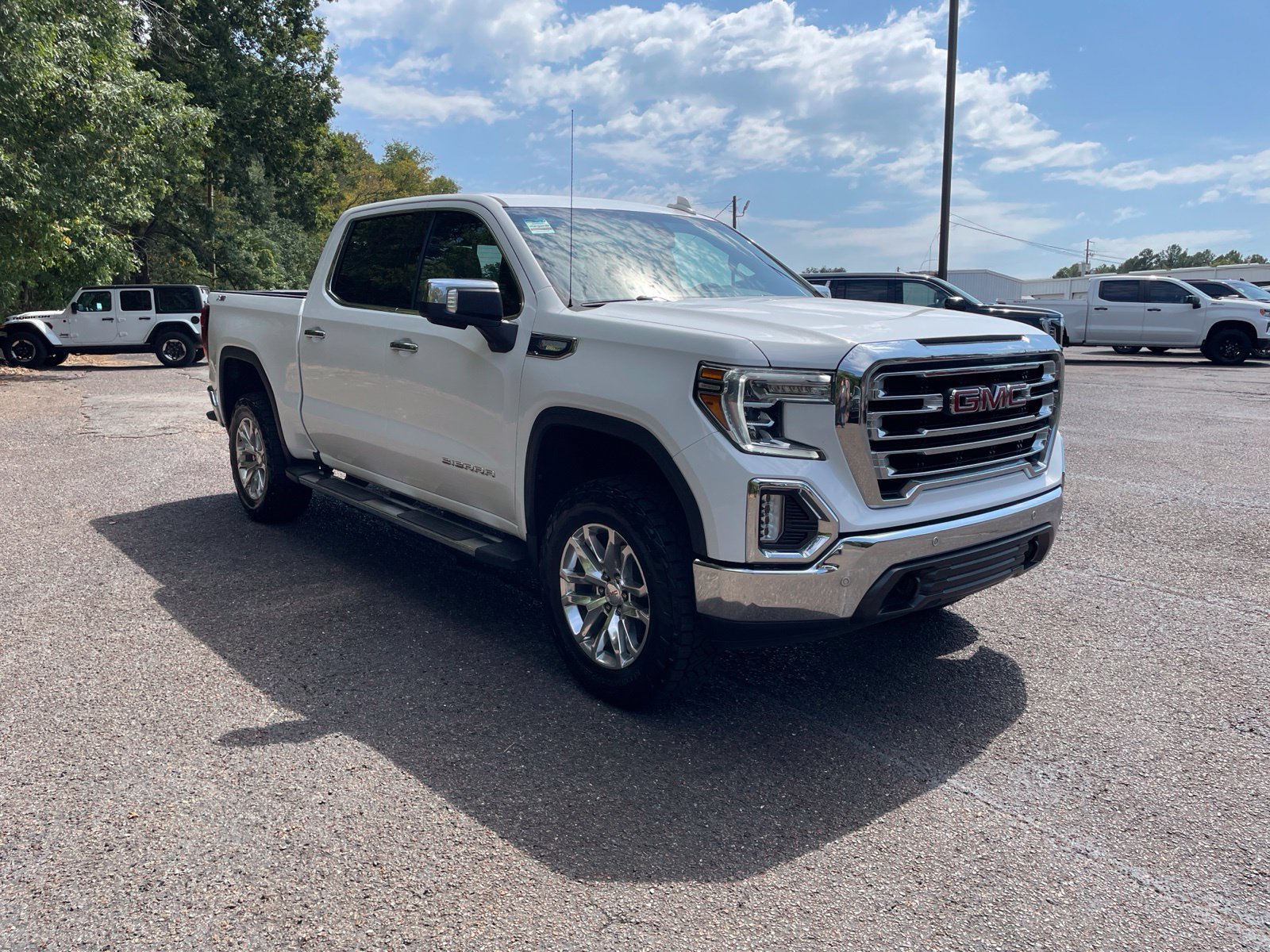 Used 2021 GMC Sierra 1500 SLT AWD/4WD image 9