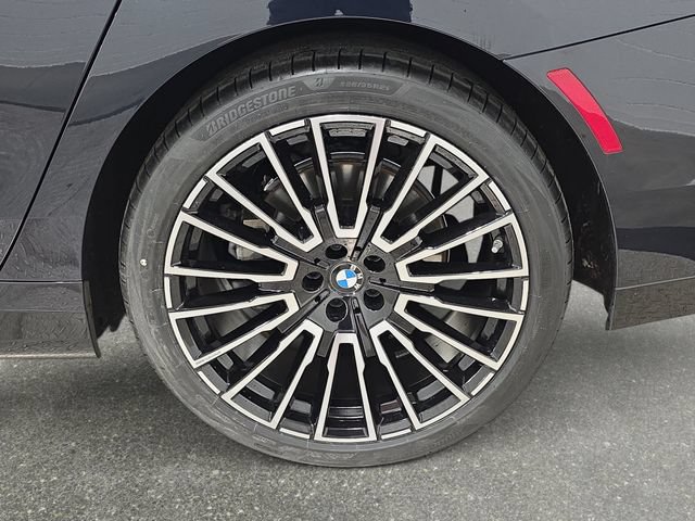 Certified 2026 BMW 740i xDrive AWD/4WD image 28