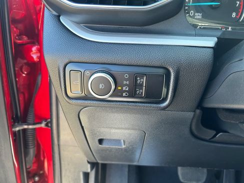 Used 2023 Ford Explorer XLT w/ Equipment Group 202A AWD/4WD image 19