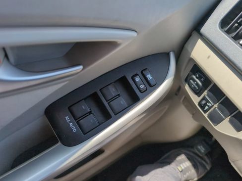 Used 2013 Toyota Prius Three FWD image 19