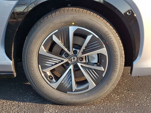 Used 2024 Lexus RZ 450e Premium image 5