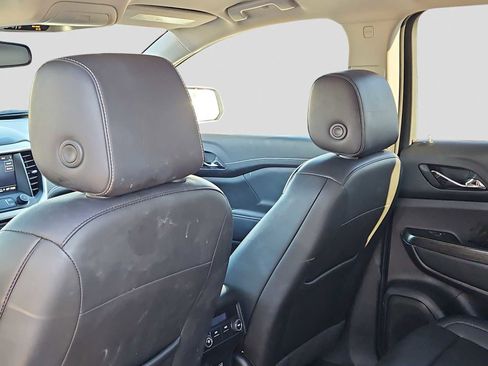 Used 2023 GMC Acadia SLT image 14