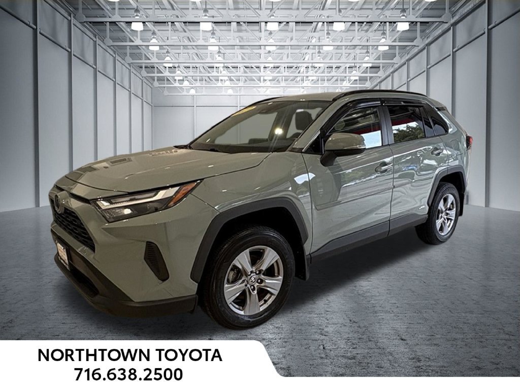 Used 2023 Toyota RAV4 XLE AWD/4WD image 6