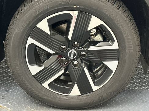 New 2026 Nissan Kicks SV w/ SV Premium Package AWD/4WD image 17