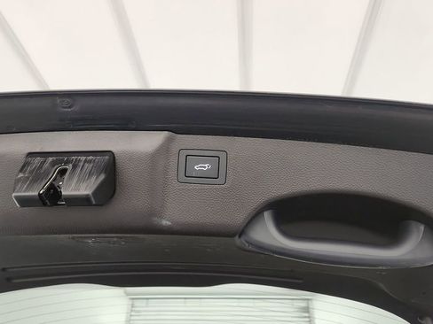 Used 2017 Hyundai Santa Fe Limited w/ Cargo Package image 23