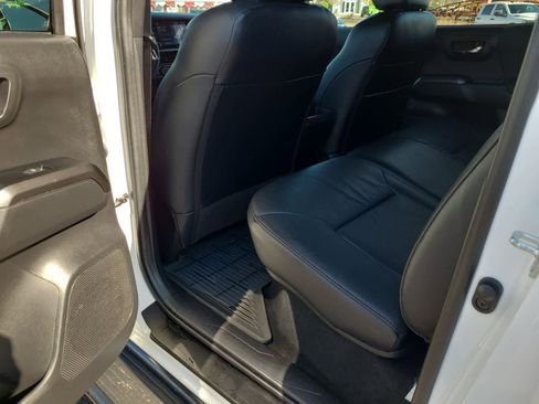 Used 2022 Toyota Tacoma TRD Off-Road w/ TRD Premium Off Road Package image 20