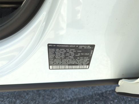 Used 2025 Volkswagen Atlas SEL Premium R-Line image 49