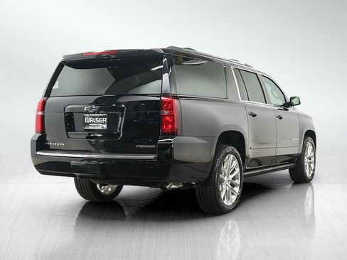 Used 2019 Chevrolet Suburban Premier w/ Premier Plus Edition AWD/4WD image 5