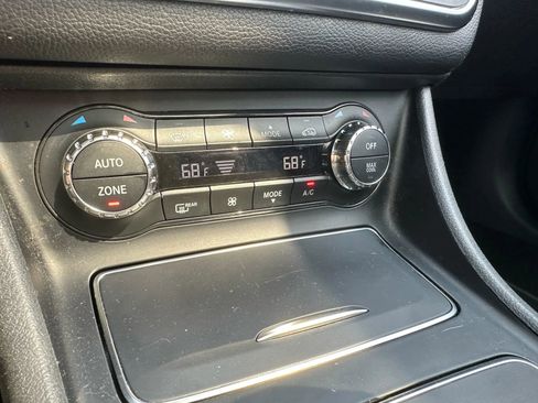 Used 2018 Mercedes-Benz CLA 250 4MATIC image 30