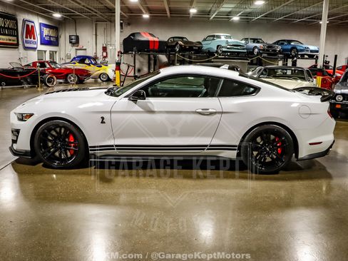 Used 2020 Ford Mustang Shelby GT500 w/ Technology Package RWD image 5
