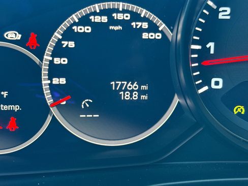 Certified 2023 Porsche Panamera 4S AWD/4WD image 24