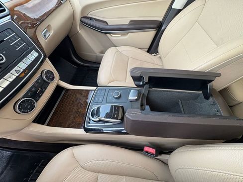 Used 2019 Mercedes-Benz GLS 550 4MATIC image 24