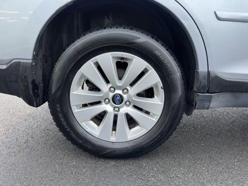 Used 2018 Subaru Outback 2.5i Premium image 25