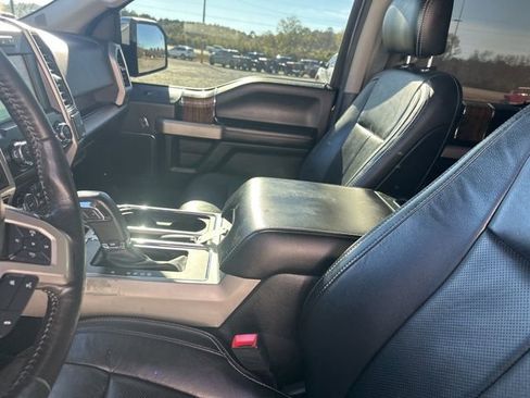 Used 2019 Ford F150 Lariat image 16
