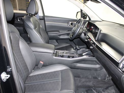 Used 2025 Kia Sorento EX w/ Panoramic Sunroof Package image 28