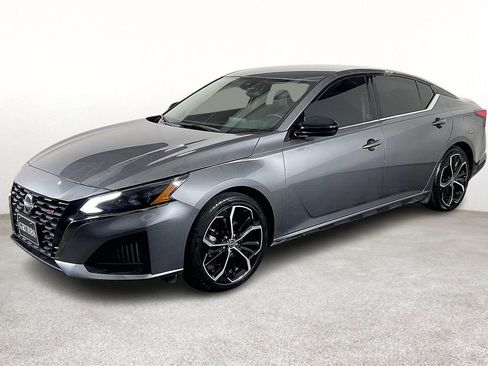 Used 2024 Nissan Altima 2.5 SR image 15