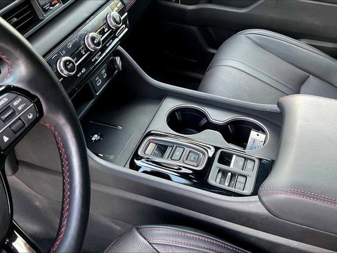 Used 2025 Honda Pilot Black Edition image 30