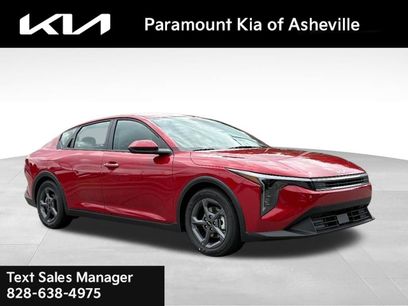 New 2025 Kia K4 LXS