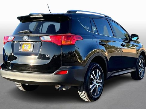 Used 2014 Toyota RAV4 LE image 2