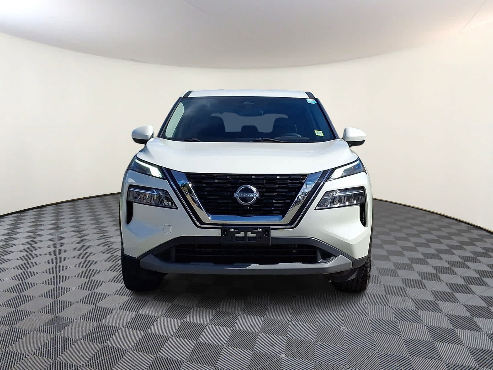 Used 2023 Nissan Rogue SV AWD/4WD image 3
