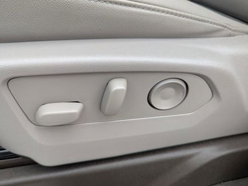 Certified 2023 GMC Sierra 1500 SLT w/ SLT Convenience Package image 17