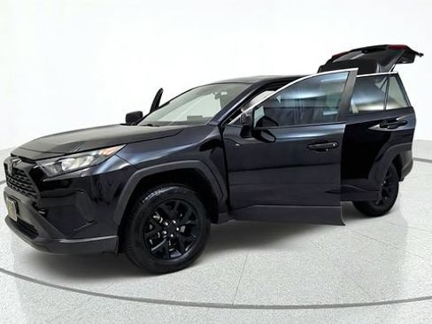 Used 2022 Toyota RAV4 LE FWD image 14