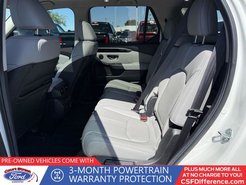Used 2025 Honda Pilot Touring image 8