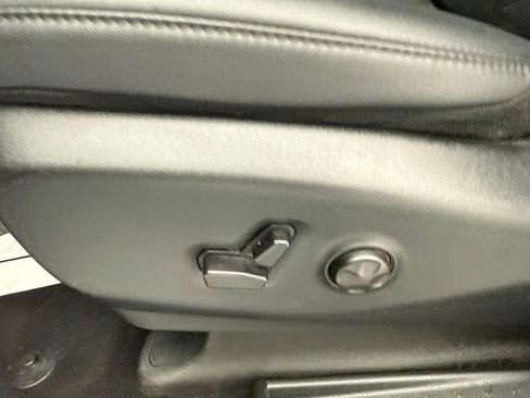 Used 2025 Chrysler Pacifica Select FWD image 20