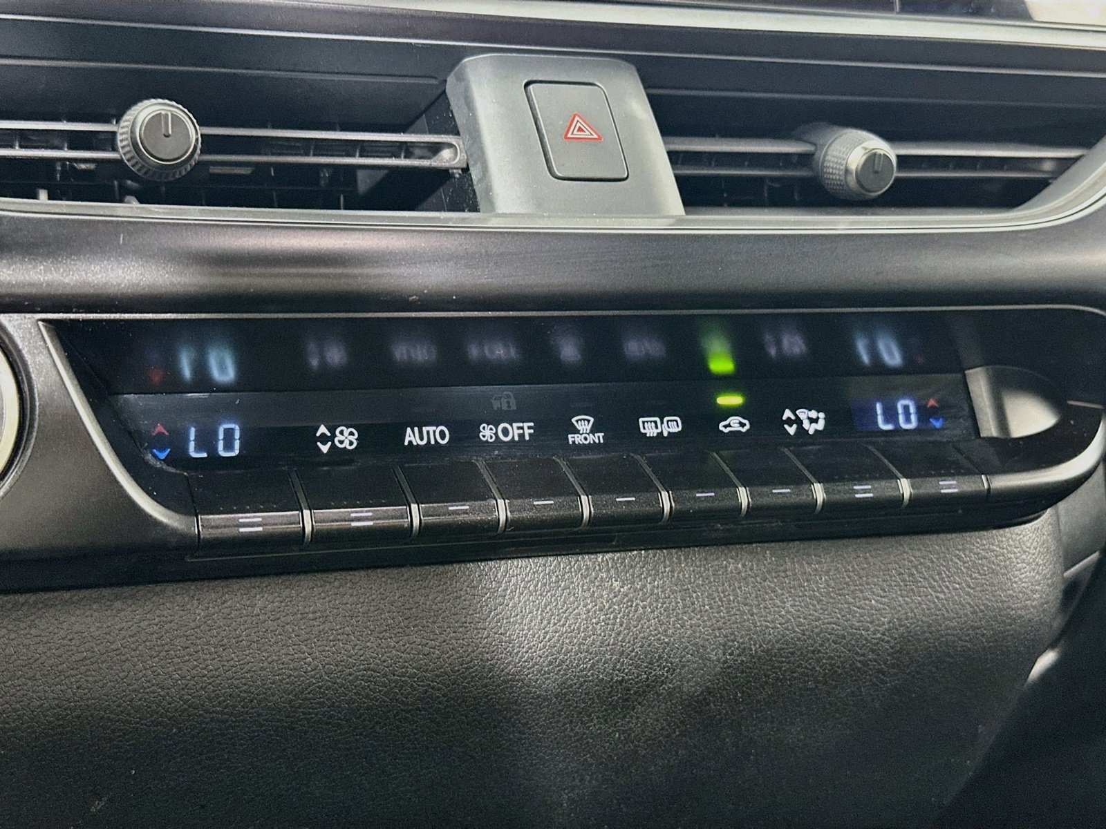 Used 2025 Lexus UX 300h FWD image 15