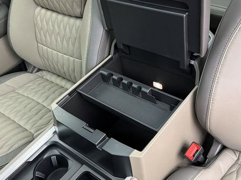 Used 2026 Ford F450 Platinum w/ Platinum Plus Package image 28