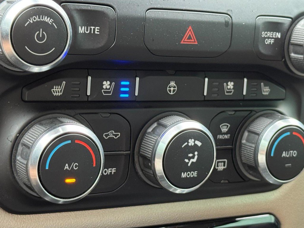 Used 2020 RAM 1500 Laramie AWD/4WD image 23