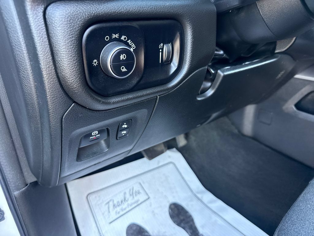 Used 2023 RAM 1500 Big Horn AWD/4WD image 34