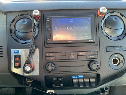 Used 2012 Ford F550 4x4 Regular Cab Super Duty w/ Payload Upgrade Pkg image 13