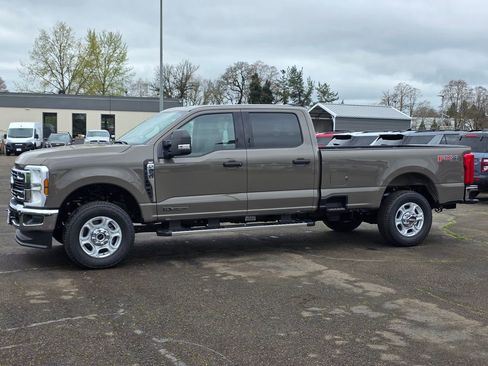 New 2026 Ford F350 XLT image 39