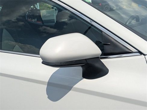 Used 2022 Toyota Camry LE image 13