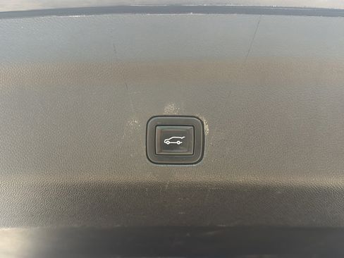 Used 2021 Chevrolet Tahoe Premier image 32