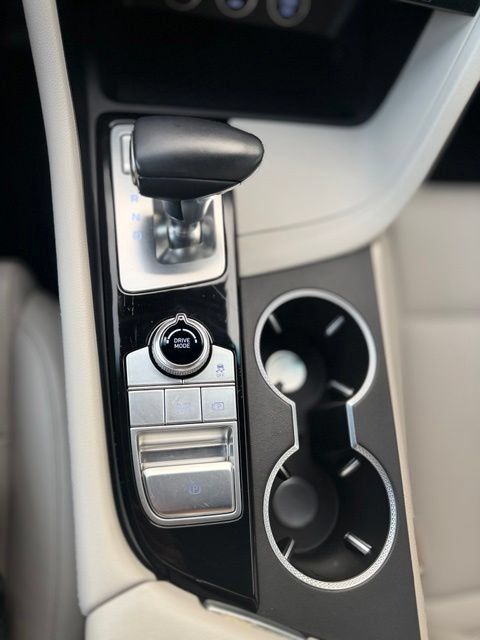 Used 2025 Genesis G70 2.5T AWD/4WD image 15