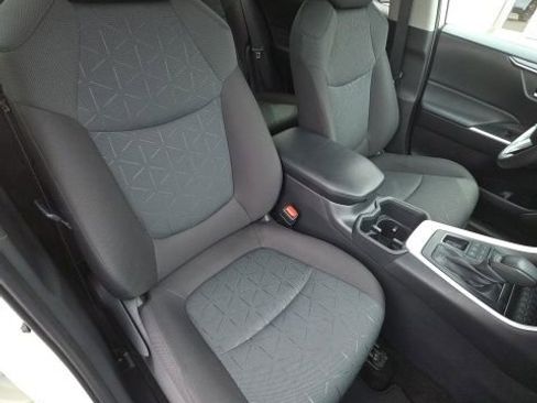 Used 2025 Toyota RAV4 XLE w/ Weather Package image 22