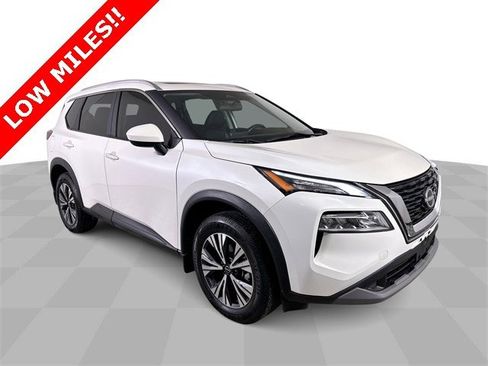 Used 2023 Nissan Rogue SV w/ SV Premium B Package image 2
