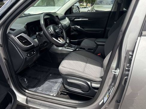 Used 2024 Kia Seltos LX AWD/4WD image 19