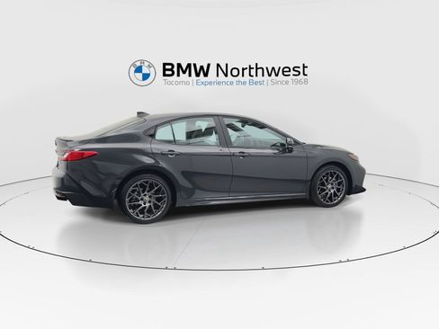 Used 2025 Toyota Camry SE AWD/4WD image 4