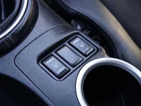 Used 2011 Nissan 370Z Touring w/ Sport Pkg RWD image 18
