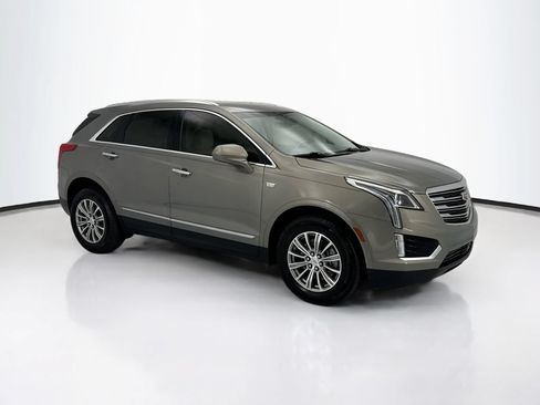 Used 2017 Cadillac XT5 Luxury w/ Driver Awareness Package FWD image 3