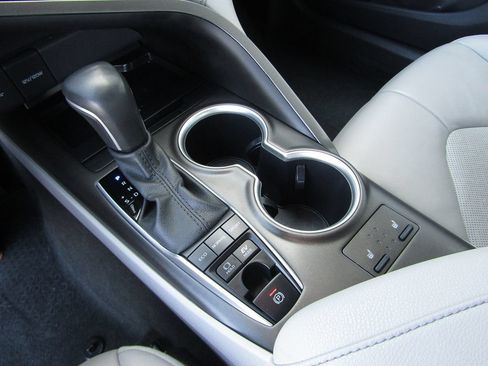 Used 2023 Toyota Camry XLE FWD image 19