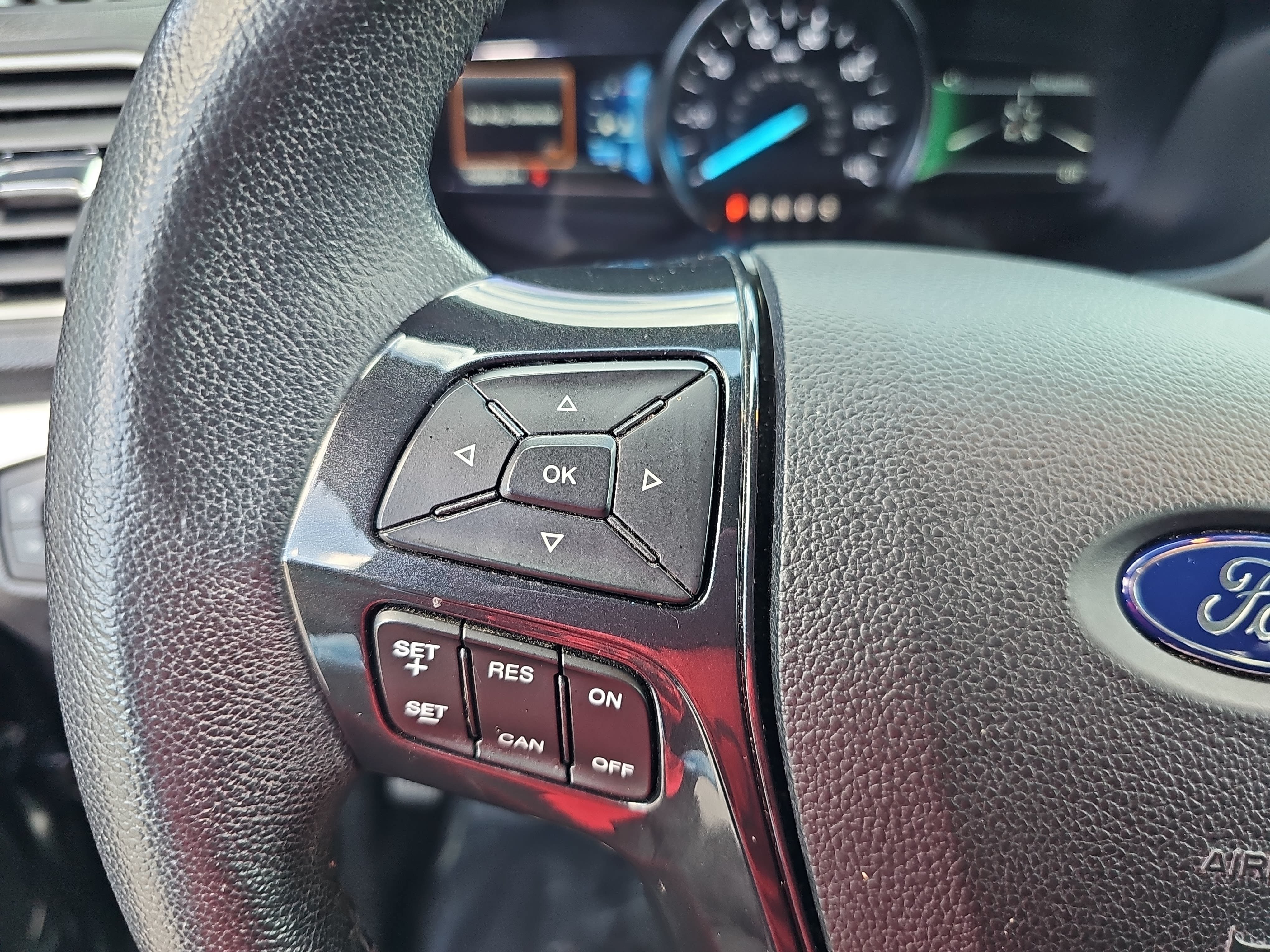Used 2019 Ford Explorer XLT w/ Equipment Group 201A FWD image 17