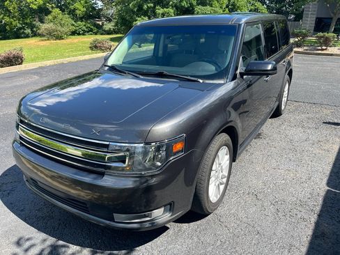 Used 2019 Ford Flex SEL FWD image 2