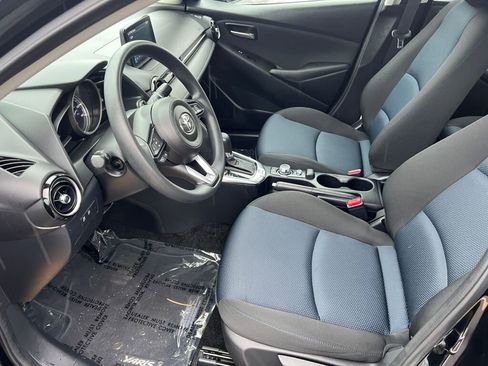 Used 2020 Toyota Yaris LE image 13