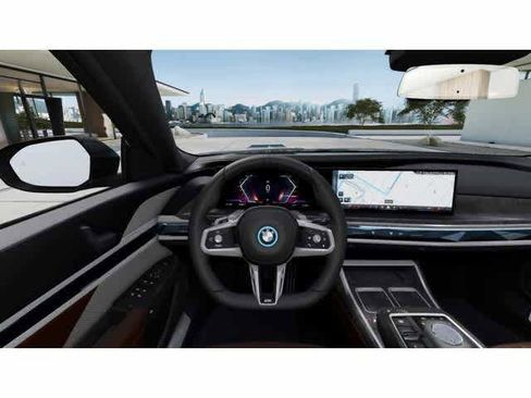 Used 2025 BMW i7 eDrive50 w/ M Sport Package image 19